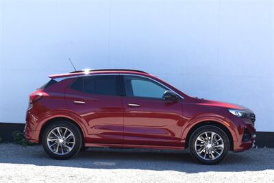 2020 Buick Encore GX Essence AWD 4dr Crossover! Blind Spot Assist! 360° Camera System! Parking Sensors! Lane Keeping Assist! Forward Collision Mitigation! Heated Steering Wheel! Apple CarPlay! Android Auto! Pano-Sunroof! - Photo 6 - Portland, OR 97266