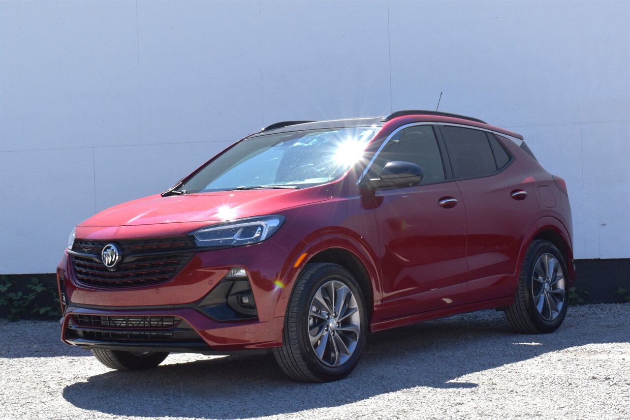 2020 Buick Encore GX Essence AWD 4dr Crossover! Blind Spot Assist! 360° Camera System! Parking Sensors! Lane Keeping Assist! Forward Collision Mitigation! Heated Steering Wheel! Apple CarPlay! Android Auto! Pano-Sunroof! - Photo 8 - Portland, OR 97266