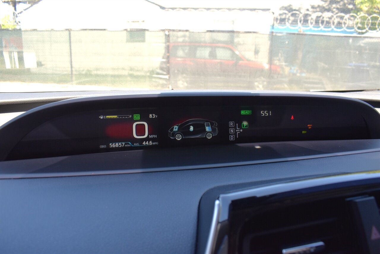 2017 Toyota Prius Four 4dr Hatchback**BY APPOINTMENT ONLY** Back Up Camera! Blind Spot Monitor w/Rear Cross Traffic Alert! Navigation! Bluetooth Connectivity! Heated Seats! - Photo 17 - Portland, OR 97266