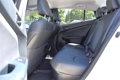 2017 Toyota Prius Four 4dr Hatchback**BY APPOINTMENT ONLY** Back Up Camera! Blind Spot Monitor w/Rear Cross Traffic Alert! Navigation! Bluetooth Connectivity! Heated Seats! - Photo 25 - Portland, OR 97266