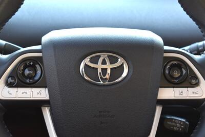 2017 Toyota Prius Four 4dr Hatchback**BY APPOINTMENT ONLY** Back Up Camera! Blind Spot Monitor w/Rear Cross Traffic Alert! Navigation! Bluetooth Connectivity! Heated Seats! - Photo 14 - Portland, OR 97266