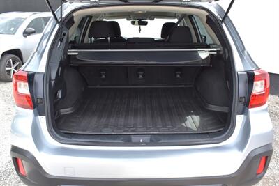2018 Subaru Outback 2.5i Premium AWD 4dr Wagon! X-MODE! Up to 32 MPG Hwy! EyeSight Driver Assist! Adaptive Cruise Control! Blind Spot Monitor! Rear Cross-Traffic Alert! Heated Seats! Apple CarPlay & Android Auto! Backup Camera! - Photo 30 - Portland, OR 97266