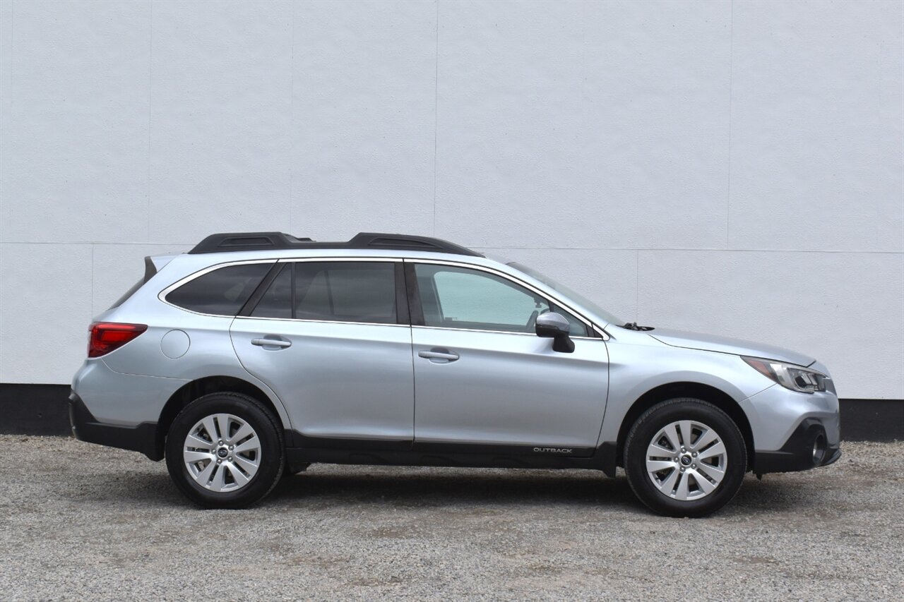 2018 Subaru Outback 2.5i Premium AWD 4dr Wagon! X-MODE! Up to 32 MPG Hwy! EyeSight Driver Assist! Adaptive Cruise Control! Blind Spot Monitor! Rear Cross-Traffic Alert! Heated Seats! Apple CarPlay & Android Auto! Backup Camera! - Photo 6 - Portland, OR 97266