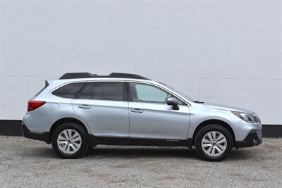 2018 Subaru Outback 2.5i Premium AWD 4dr Wagon! X-MODE! Up to 32 MPG Hwy! EyeSight Driver Assist! Adaptive Cruise Control! Blind Spot Monitor! Rear Cross-Traffic Alert! Heated Seats! Apple CarPlay & Android Auto! Backup Camera! - Photo 6 - Portland, OR 97266