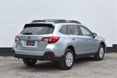 2018 Subaru Outback 2.5i Premium AWD 4dr Wagon! X-MODE! Up to 32 MPG Hwy! EyeSight Driver Assist! Adaptive Cruise Control! Blind Spot Monitor! Rear Cross-Traffic Alert! Heated Seats! Apple CarPlay & Android Auto! Backup Camera! - Photo 5 - Portland, OR 97266