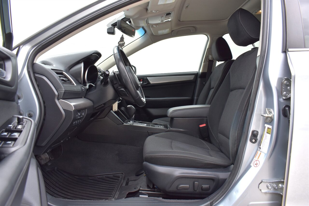 2018 Subaru Outback 2.5i Premium AWD 4dr Wagon! X-MODE! Up to 32 MPG Hwy! EyeSight Driver Assist! Adaptive Cruise Control! Blind Spot Monitor! Rear Cross-Traffic Alert! Heated Seats! Apple CarPlay & Android Auto! Backup Camera! - Photo 10 - Portland, OR 97266