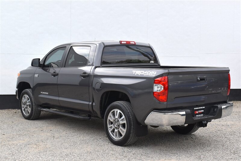 2015 Toyota Tundra SR5  4X4 4dr CrewMax Cab Pickup SB (5.7L V8)! Back Up Camera! Leather! 2WD/4HI/4LO! Tow Pkg! Tow-Haul Mode! Bluetooth Connectivity! Running Boards!