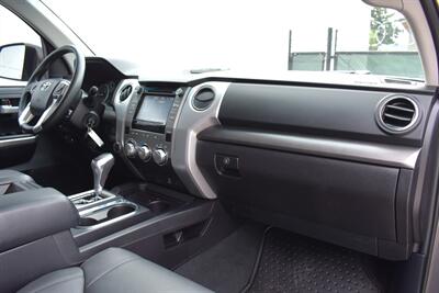 2015 Toyota Tundra SR5  4X4 4dr CrewMax Cab Pickup SB (5.7L V8)! Back Up Camera! Leather! 2WD/4HI/4LO! Tow Pkg! Tow-Haul Mode! Bluetooth Connectivity! Running Boards! - Photo 11 - Portland, OR 97266