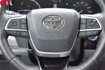 2022 Toyota Sienna XLE 7-Passenger  4dr Mini-Van**BY APPOINTMENT ONLY** Back Up Cam! Lane Assist! Radar Cruise Control! Blind Spot Monitor! Bluetooth! Sunroof! Heated Leather Seats! Custom Flooring! - Photo 14 - Portland, OR 97266