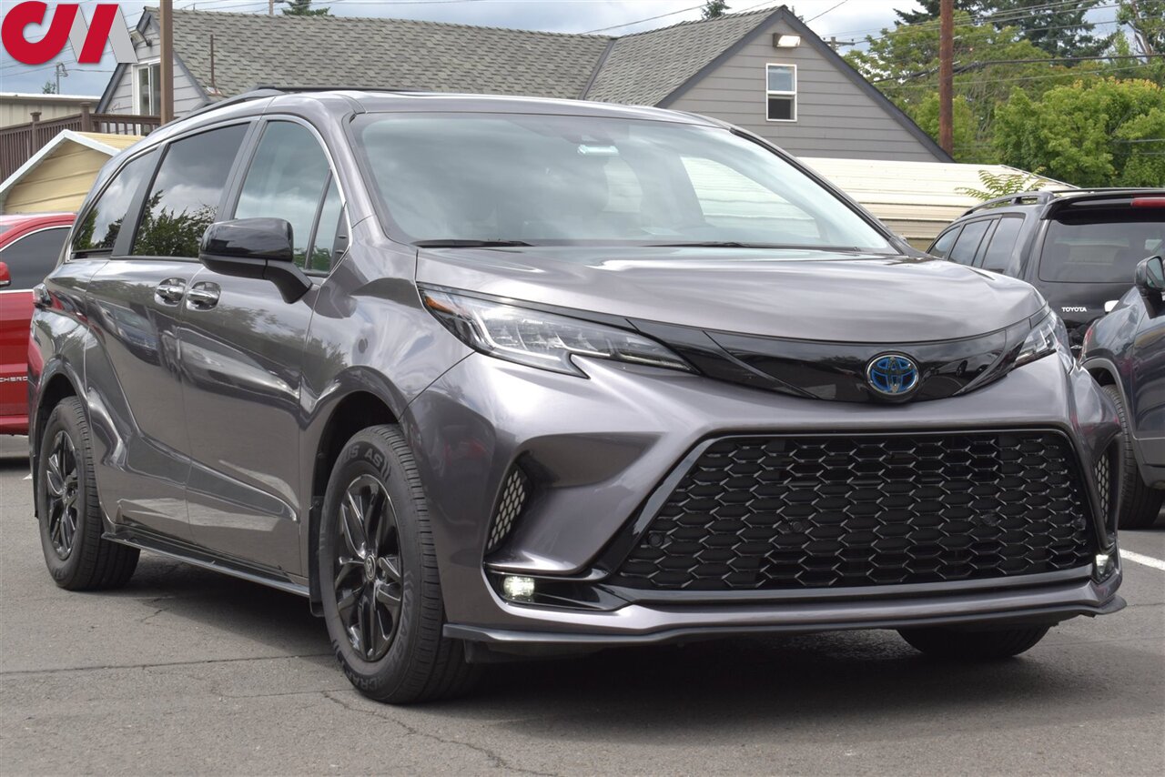 2022 Toyota Sienna XLE 7-Passenger 4dr Mini-Van**BY APPOINTMENT ONLY** Back Up Cam! Lane Assist! Radar Cruise Control! Blind Spot Monitor! Bluetooth! Sunroof! Heated Leather Seats! Custom Flooring! - Photo 1 - Portland, OR 97266