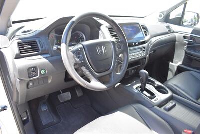 2017 Honda Pilot EX-L AWD 4dr SUV! 3rd Row Seats! Back Up Camera! Passenger-side Camera! Cruise Control! ECON Mode! Sunroof! Heated Leather Seats! Bluetooth Connectivity! Powered liftgate! - Photo 3 - Portland, OR 97266