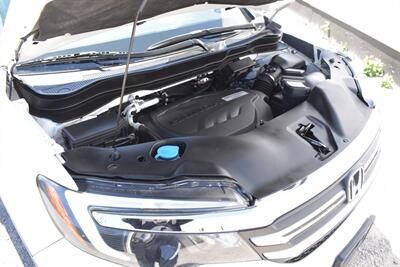 2017 Honda Pilot EX-L AWD 4dr SUV! 3rd Row Seats! Back Up Camera! Passenger-side Camera! Cruise Control! ECON Mode! Sunroof! Heated Leather Seats! Bluetooth Connectivity! Powered liftgate! - Photo 34 - Portland, OR 97266