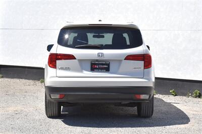 2017 Honda Pilot EX-L AWD 4dr SUV! 3rd Row Seats! Back Up Camera! Passenger-side Camera! Cruise Control! ECON Mode! Sunroof! Heated Leather Seats! Bluetooth Connectivity! Powered liftgate! - Photo 4 - Portland, OR 97266