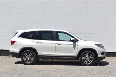 2017 Honda Pilot EX-L AWD 4dr SUV! 3rd Row Seats! Back Up Camera! Passenger-side Camera! Cruise Control! ECON Mode! Sunroof! Heated Leather Seats! Bluetooth Connectivity! Powered liftgate! - Photo 6 - Portland, OR 97266