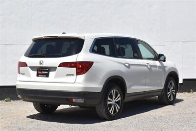 2017 Honda Pilot EX-L AWD 4dr SUV! 3rd Row Seats! Back Up Camera! Passenger-side Camera! Cruise Control! ECON Mode! Sunroof! Heated Leather Seats! Bluetooth Connectivity! Powered liftgate! - Photo 5 - Portland, OR 97266