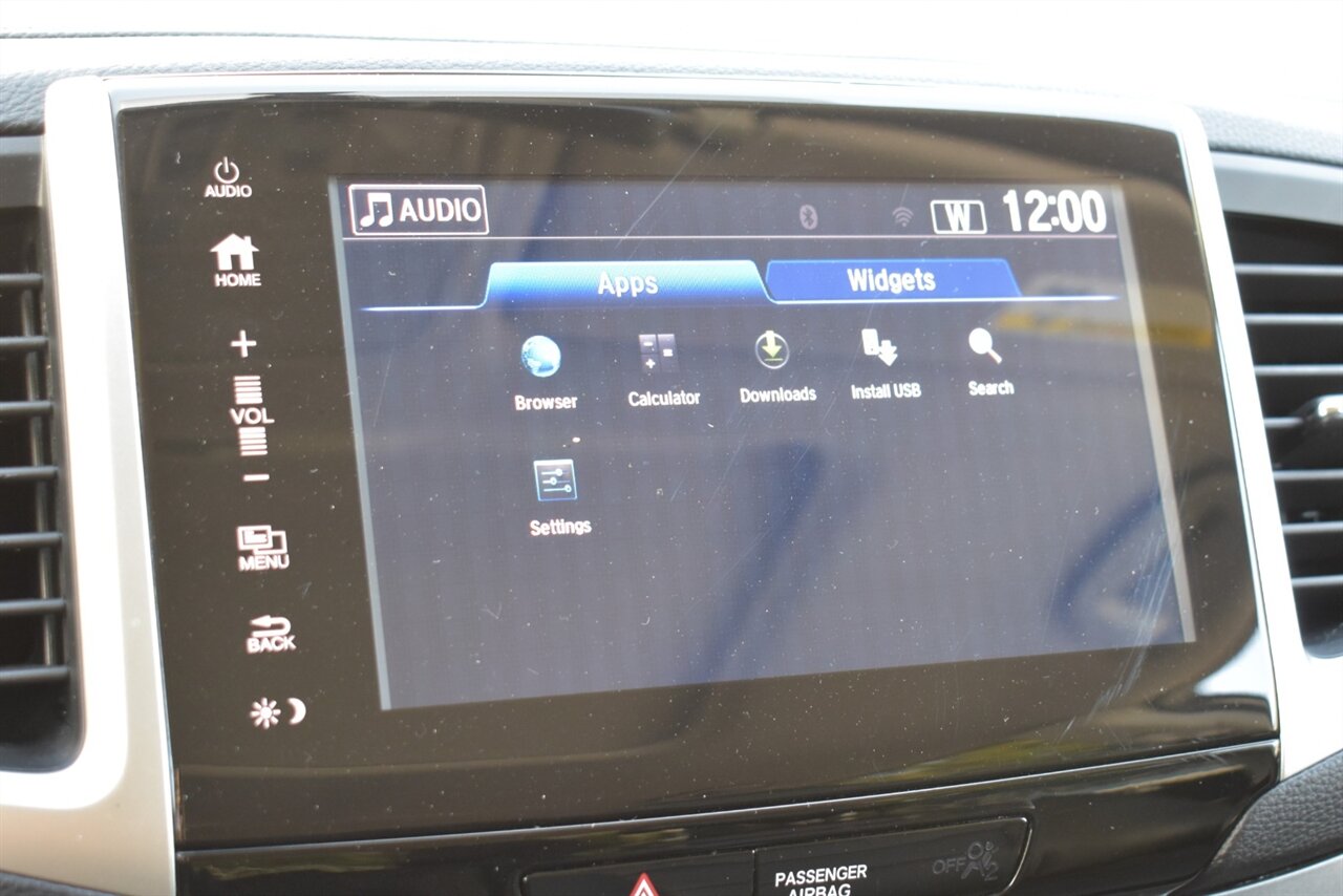 2017 Honda Pilot EX-L AWD 4dr SUV! 3rd Row Seats! Back Up Camera! Passenger-side Camera! Cruise Control! ECON Mode! Sunroof! Heated Leather Seats! Bluetooth Connectivity! Powered liftgate! - Photo 23 - Portland, OR 97266