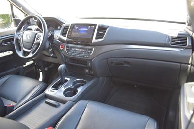 2017 Honda Pilot EX-L AWD 4dr SUV! 3rd Row Seats! Back Up Camera! Passenger-side Camera! Cruise Control! ECON Mode! Sunroof! Heated Leather Seats! Bluetooth Connectivity! Powered liftgate! - Photo 13 - Portland, OR 97266