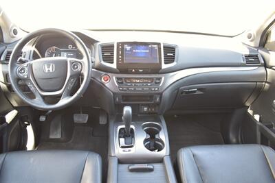 2017 Honda Pilot EX-L AWD 4dr SUV! 3rd Row Seats! Back Up Camera! Passenger-side Camera! Cruise Control! ECON Mode! Sunroof! Heated Leather Seats! Bluetooth Connectivity! Powered liftgate! - Photo 14 - Portland, OR 97266