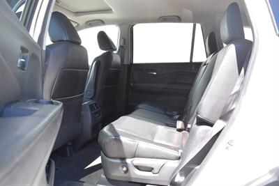 2017 Honda Pilot EX-L AWD 4dr SUV! 3rd Row Seats! Back Up Camera! Passenger-side Camera! Cruise Control! ECON Mode! Sunroof! Heated Leather Seats! Bluetooth Connectivity! Powered liftgate! - Photo 27 - Portland, OR 97266