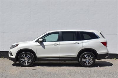 2017 Honda Pilot EX-L AWD 4dr SUV! 3rd Row Seats! Back Up Camera! Passenger-side Camera! Cruise Control! ECON Mode! Sunroof! Heated Leather Seats! Bluetooth Connectivity! Powered liftgate! - Photo 9 - Portland, OR 97266
