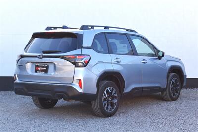 2025 Subaru Forester Premium Sport Utility  AWD 4dr Crossover! EyeSight Safety Tech! Adaptive Cruise Control! Apple CarPlay & Android Auto! Heated Seats! Backup Camera! Great MPG! - Photo 4 - Portland, OR 97266