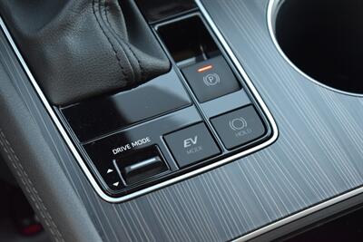 2024 Toyota Sienna Limited  AWD 4dr 7-Passenger Van!**APPOINTMENT ONLY**Adaptive Cruise Control! Lane Departure Alert! Pre-Collision System! Blind Spot Monitor! Rear Cross Traffic Alert! - Photo 27 - Portland, OR 97266