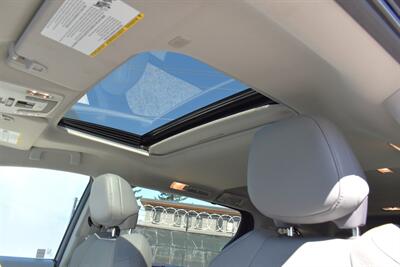 2024 Toyota Sienna Limited  AWD 4dr 7-Passenger Van!**APPOINTMENT ONLY**Adaptive Cruise Control! Lane Departure Alert! Pre-Collision System! Blind Spot Monitor! Rear Cross Traffic Alert! - Photo 12 - Portland, OR 97266