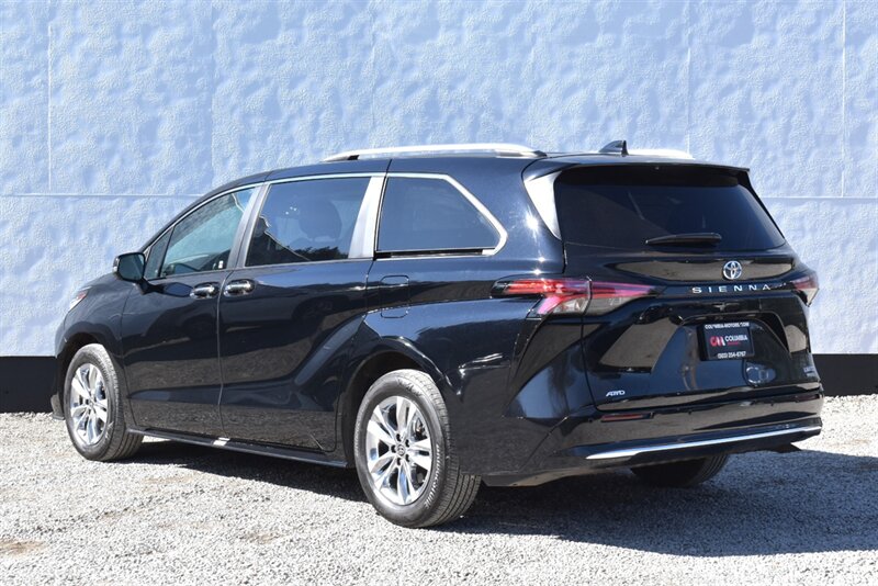 2024 Toyota Sienna Limited  AWD 4dr 7-Passenger Van!**APPOINTMENT ONLY**Adaptive Cruise Control! Lane Departure Alert! Pre-Collision System! Blind Spot Monitor! Rear Cross Traffic Alert!
