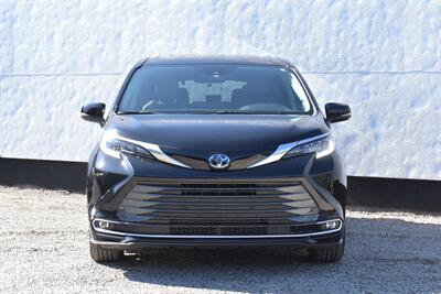 2024 Toyota Sienna Limited  AWD 4dr 7-Passenger Van!**APPOINTMENT ONLY**Adaptive Cruise Control! Lane Departure Alert! Pre-Collision System! Blind Spot Monitor! Rear Cross Traffic Alert! - Photo 7 - Portland, OR 97266