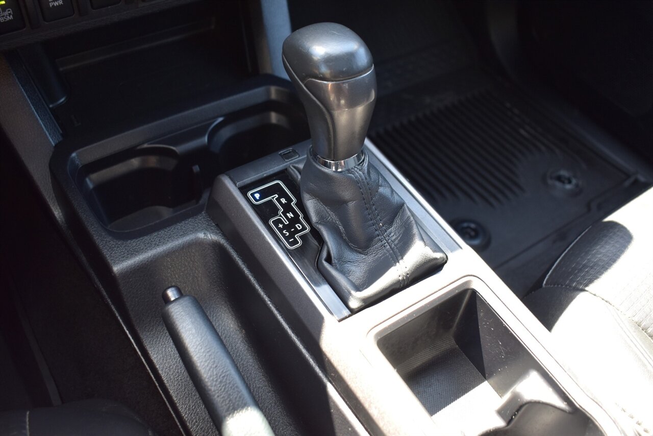 2022 Toyota Tacoma TRD Off-Road 4X4 4dr Double Cab 5.0 ft. SB! Back Up Cam! Pedestrian Detection! Dynamic Radar Cruise Control! Lane Assist! Blind Spot Monitor! Navi! Apple CarPlay! Android Auto! Heated Seats! Sunroof! Tow Pkg! - Photo 25 - Portland, OR 97266