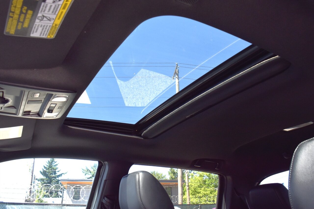 2022 Toyota Tacoma TRD Off-Road 4X4 4dr Double Cab 5.0 ft. SB! Back Up Cam! Pedestrian Detection! Dynamic Radar Cruise Control! Lane Assist! Blind Spot Monitor! Navi! Apple CarPlay! Android Auto! Heated Seats! Sunroof! Tow Pkg! - Photo 12 - Portland, OR 97266
