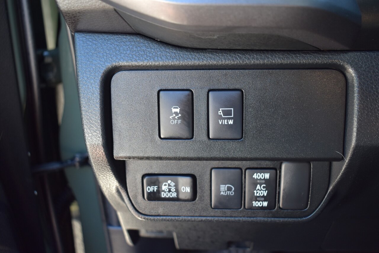 2022 Toyota Tacoma TRD Off-Road 4X4 4dr Double Cab 5.0 ft. SB! Back Up Cam! Pedestrian Detection! Dynamic Radar Cruise Control! Lane Assist! Blind Spot Monitor! Navi! Apple CarPlay! Android Auto! Heated Seats! Sunroof! Tow Pkg! - Photo 17 - Portland, OR 97266