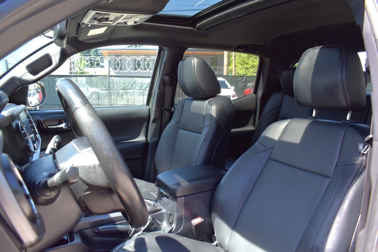 2022 Toyota Tacoma TRD Off-Road 4X4 4dr Double Cab 5.0 ft. SB! Back Up Cam! Pedestrian Detection! Dynamic Radar Cruise Control! Lane Assist! Blind Spot Monitor! Navi! Apple CarPlay! Android Auto! Heated Seats! Sunroof! Tow Pkg! - Photo 11 - Portland, OR 97266