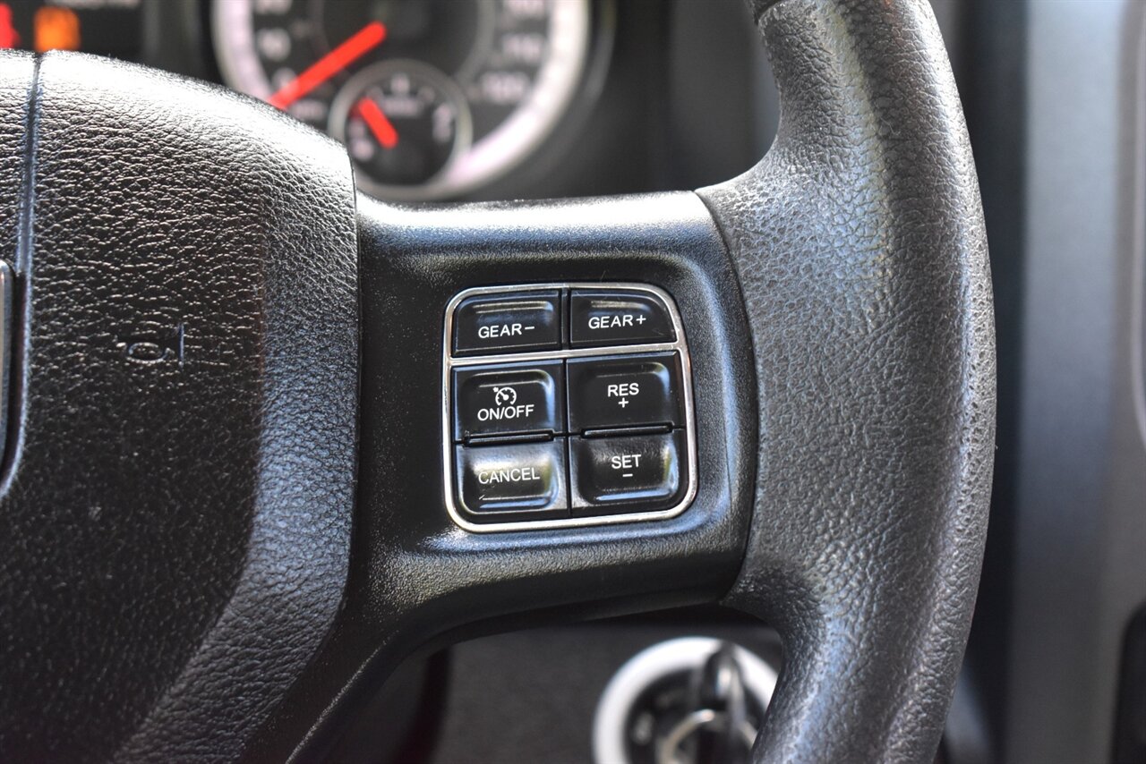 2019 RAM 1500 Classic Tradesman 4X4 4dr Crew Cab 5.5 ft. SB Pickup! Back Up Cam! 2WD/4WD Lock/4WD Low Modes! Tow Pkg! Custom GNG Heavy-Duty Steel Bumpers w/Integrated LED Light Bar & Aux LED Lighting! Recovery Shackles! - Photo 16 - Portland, OR 97266