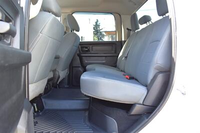 2019 RAM 1500 Classic Tradesman 4X4 4dr Crew Cab 5.5 ft. SB Pickup! Back Up Cam! 2WD/4WD Lock/4WD Low Modes! Tow Pkg! Custom GNG Heavy-Duty Steel Bumpers w/Integrated LED Light Bar & Aux LED Lighting! Recovery Shackles! - Photo 29 - Portland, OR 97266