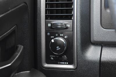 2019 RAM 1500 Classic Tradesman 4X4 4dr Crew Cab 5.5 ft. SB Pickup! Back Up Cam! 2WD/4WD Lock/4WD Low Modes! Tow Pkg! Custom GNG Heavy-Duty Steel Bumpers w/Integrated LED Light Bar & Aux LED Lighting! Recovery Shackles! - Photo 18 - Portland, OR 97266