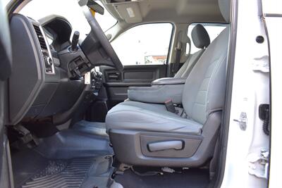 2019 RAM 1500 Classic Tradesman 4X4 4dr Crew Cab 5.5 ft. SB Pickup! Back Up Cam! 2WD/4WD Lock/4WD Low Modes! Tow Pkg! Custom GNG Heavy-Duty Steel Bumpers w/Integrated LED Light Bar & Aux LED Lighting! Recovery Shackles! - Photo 10 - Portland, OR 97266