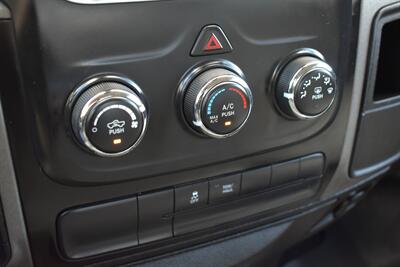 2019 RAM 1500 Classic Tradesman 4X4 4dr Crew Cab 5.5 ft. SB Pickup! Back Up Cam! 2WD/4WD Lock/4WD Low Modes! Tow Pkg! Custom GNG Heavy-Duty Steel Bumpers w/Integrated LED Light Bar & Aux LED Lighting! Recovery Shackles! - Photo 27 - Portland, OR 97266