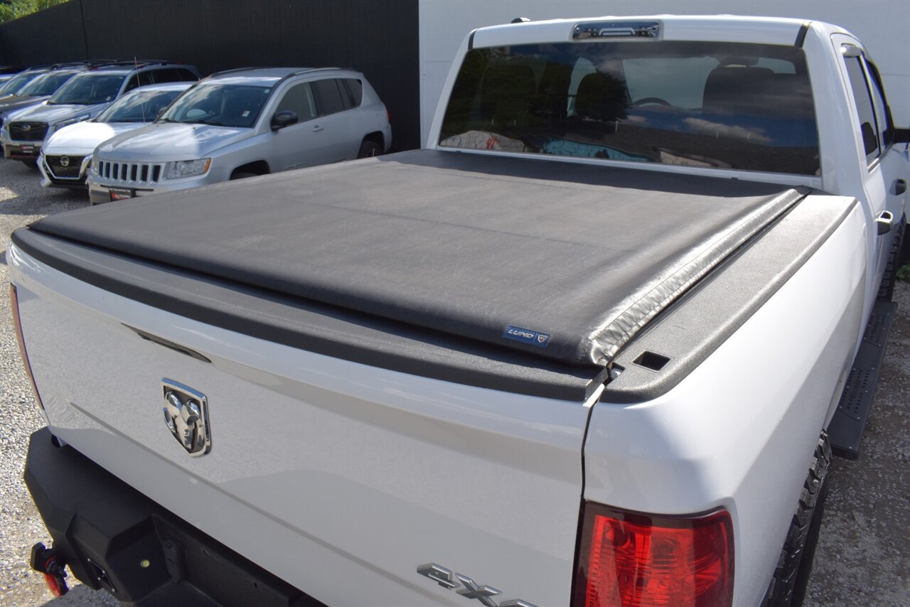2019 RAM 1500 Classic Tradesman 4X4 4dr Crew Cab 5.5 ft. SB Pickup! Back Up Cam! 2WD/4WD Lock/4WD Low Modes! Tow Pkg! Custom GNG Heavy-Duty Steel Bumpers w/Integrated LED Light Bar & Aux LED Lighting! Recovery Shackles! - Photo 32 - Portland, OR 97266