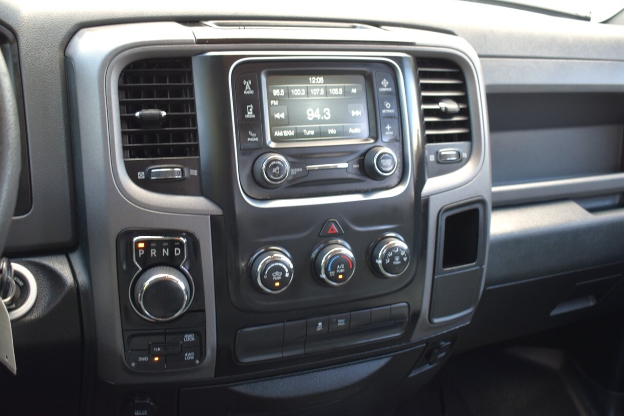 2019 RAM 1500 Classic Tradesman 4X4 4dr Crew Cab 5.5 ft. SB Pickup! Back Up Cam! 2WD/4WD Lock/4WD Low Modes! Tow Pkg! Custom GNG Heavy-Duty Steel Bumpers w/Integrated LED Light Bar & Aux LED Lighting! Recovery Shackles! - Photo 21 - Portland, OR 97266