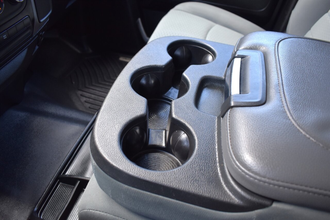 2019 RAM 1500 Classic Tradesman 4X4 4dr Crew Cab 5.5 ft. SB Pickup! Back Up Cam! 2WD/4WD Lock/4WD Low Modes! Tow Pkg! Custom GNG Heavy-Duty Steel Bumpers w/Integrated LED Light Bar & Aux LED Lighting! Recovery Shackles! - Photo 28 - Portland, OR 97266