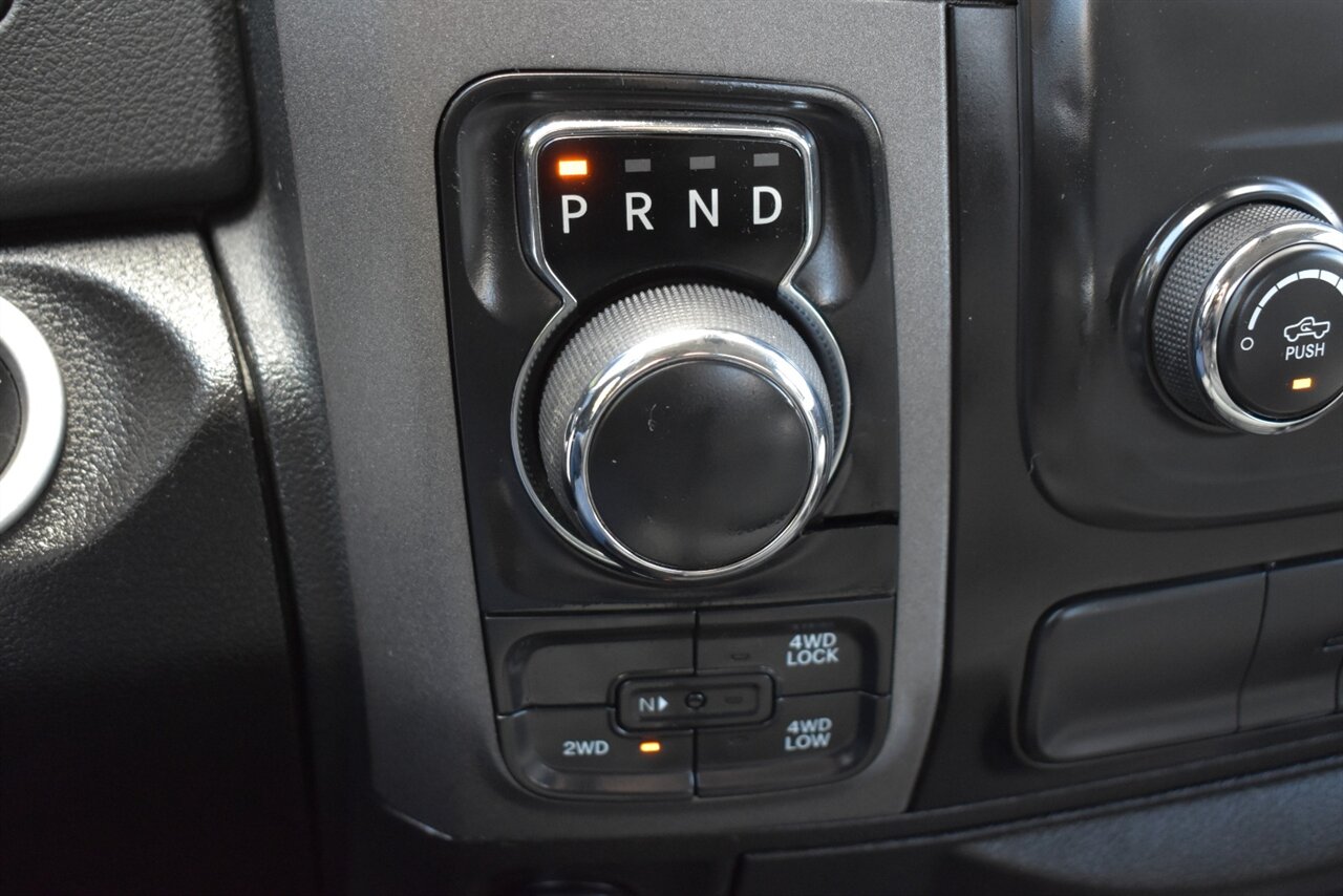 2019 RAM 1500 Classic Tradesman 4X4 4dr Crew Cab 5.5 ft. SB Pickup! Back Up Cam! 2WD/4WD Lock/4WD Low Modes! Tow Pkg! Custom GNG Heavy-Duty Steel Bumpers w/Integrated LED Light Bar & Aux LED Lighting! Recovery Shackles! - Photo 22 - Portland, OR 97266