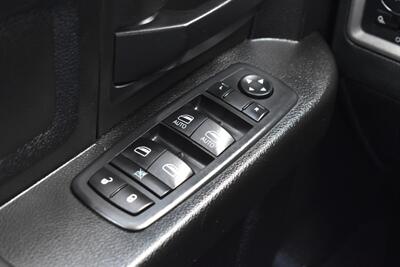 2019 RAM 1500 Classic Tradesman 4X4 4dr Crew Cab 5.5 ft. SB Pickup! Back Up Cam! 2WD/4WD Lock/4WD Low Modes! Tow Pkg! Custom GNG Heavy-Duty Steel Bumpers w/Integrated LED Light Bar & Aux LED Lighting! Recovery Shackles! - Photo 17 - Portland, OR 97266
