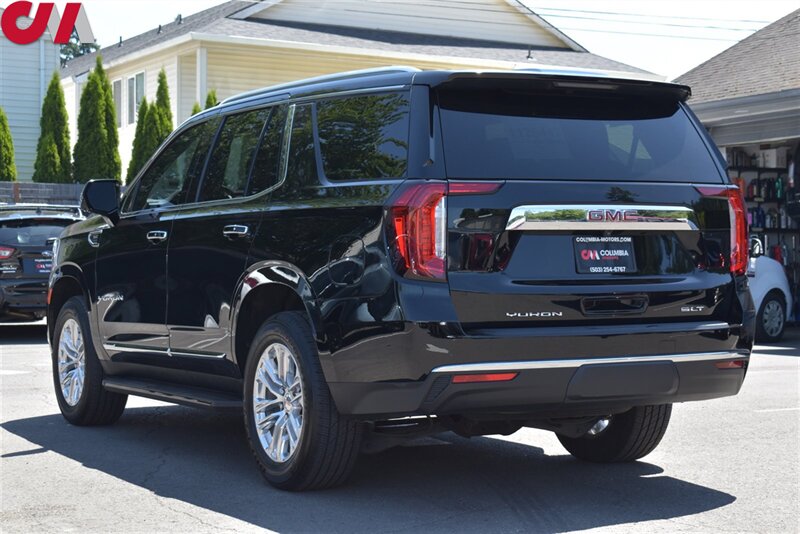 2021 GMC Yukon SLT  4X4 4dr SUV**BY APPOINTMENT ONLY**3rd Row Seats! Parkview Back Up Cam! Park & Lane Assist! Apple CarPlay! Navi! Passenger Entertainment Screens! Heated & Ventilated Leather Seats! Pano-Sunroof!