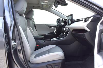 2023 Toyota RAV4 Hybrid Limited  AWD 4dr SUV! Toyota Safety Sense™ 2.5! 360° Camera System! Blind Spot Monitor! Heated & Ventilated Seats! EV/Eco/Trail Drive Modes! Pano-Sunroof! - Photo 31 - Portland, OR 97266