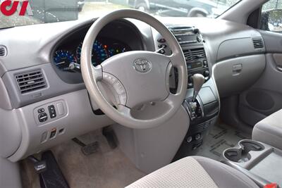 2008 Toyota Sienna LE 7-Passenger  AWD 4dr Mini-Van! Traction Control! Front & Side Curtain Airbags! Dual Sliding Doors! Tri-Zone Climate Control! Spacious 3rd Row! Flexible Cargo Space! - Photo 3 - Portland, OR 97266
