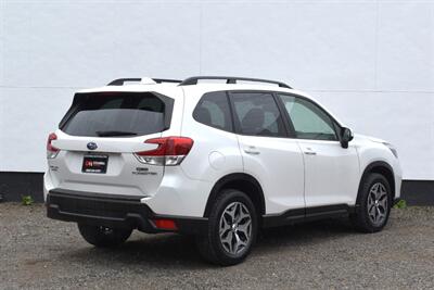 2020 Subaru Forester Premium AWD 4dr Crossover! X-Mode! SI-Drive! EyeSight Assist Tech! Lane Assist! Back Up Camera! Blind Spot Monitor! Apple CarPlay! Android Auto! Heated Seats! Pano-Sunroof! Roof Rails! - Photo 5 - Portland, OR 97266