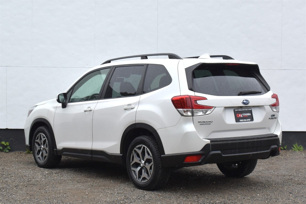 2020 Subaru Forester Premium AWD 4dr Crossover! X-Mode! SI-Drive! EyeSight Assist Tech! Lane Assist! Back Up Camera! Blind Spot Monitor! Apple CarPlay! Android Auto! Heated Seats! Pano-Sunroof! Roof Rails! - Photo 2 - Portland, OR 97266