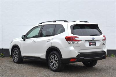 2020 Subaru Forester Premium AWD 4dr Crossover! X-Mode! SI-Drive! EyeSight Assist Tech! Lane Assist! Back Up Camera! Blind Spot Monitor! Apple CarPlay! Android Auto! Heated Seats! Pano-Sunroof! Roof Rails! - Photo 2 - Portland, OR 97266