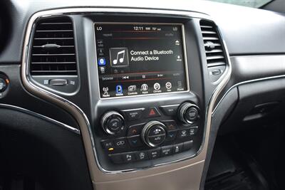 2017 Jeep Grand Cherokee Limited  4x4 4dr SUV! Back UP Camera! Cruise Control! Navigation! Heated & Ventilated Seats! Heated Steering Wheel! Sunroof! Bluetooth Connectivity! - Photo 19 - Portland, OR 97266
